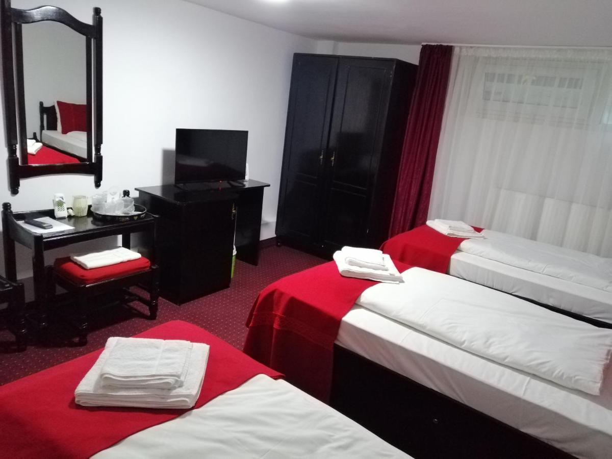 Copou Inn Iasi Buitenkant foto