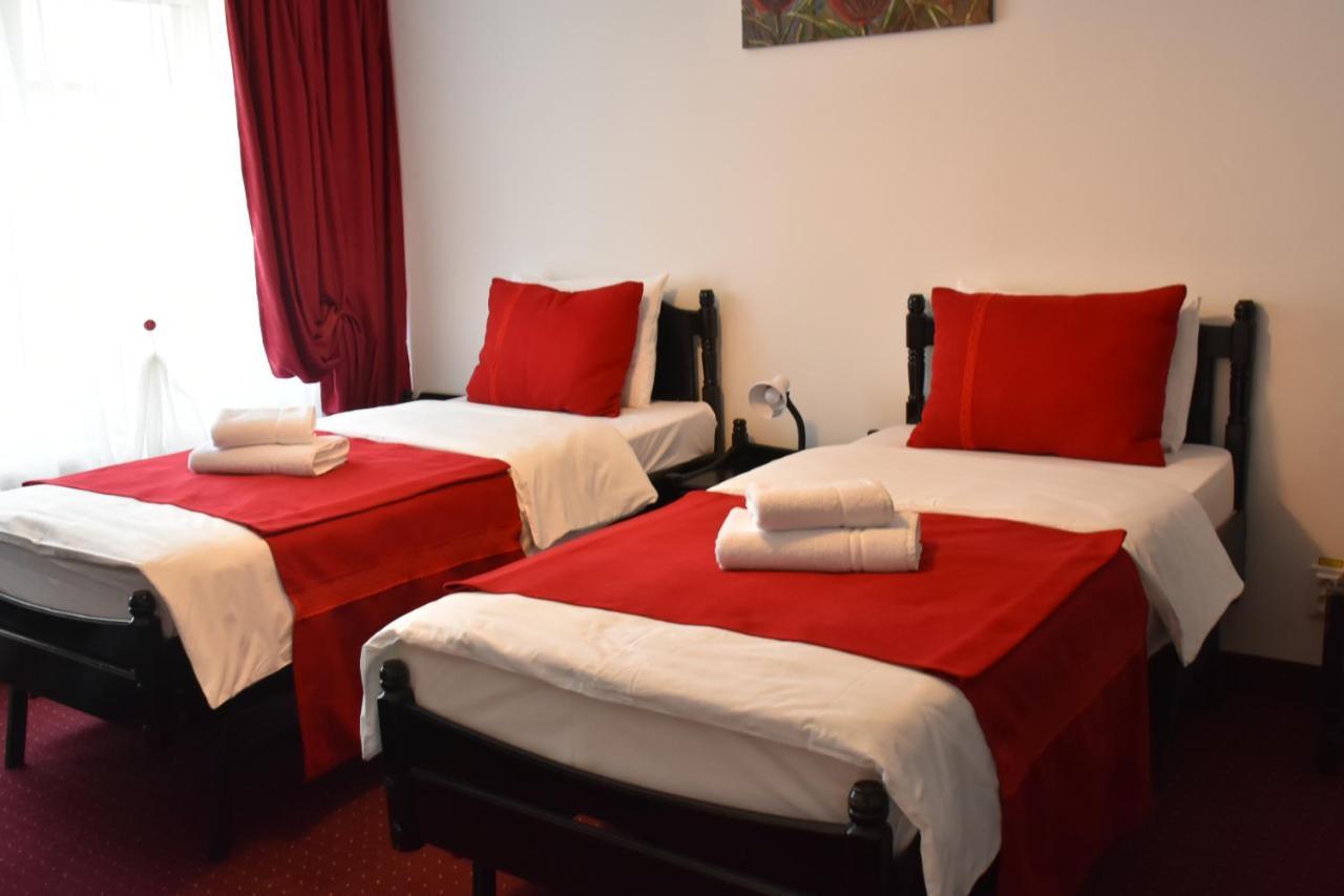 Copou Inn Iasi Buitenkant foto